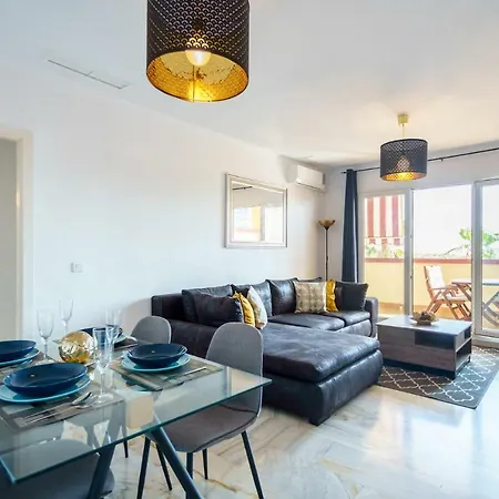 Spacious Beachfront Flat With Sea Views And Private Indoor Parking