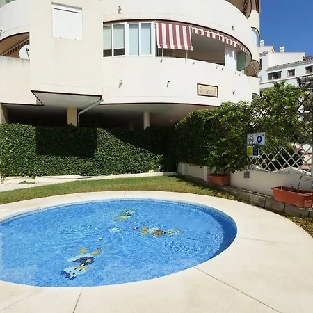 Spacious Beachfront Flat With Sea Views And Private Indoor Parking Apartament Benalmádena