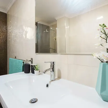 Apartament Spacious Beachfront Flat With Sea Views And Private Indoor Parking Benalmádena