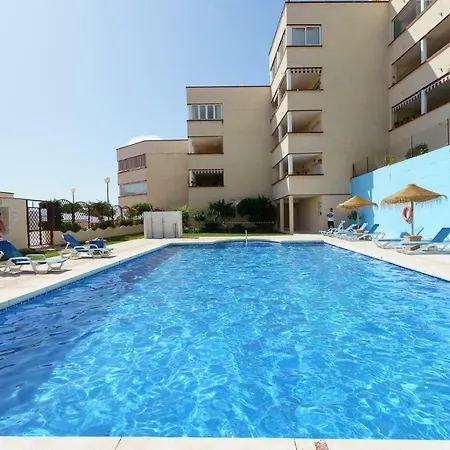 Spacious Beachfront Flat With Sea Views And Private Indoor Parking *