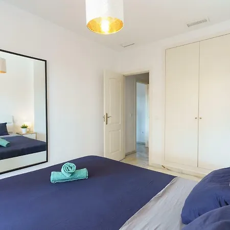 Spacious Beachfront Flat With Sea Views And Private Indoor Parking *